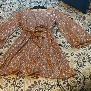 rose gold dress size XL for teenagers almost new